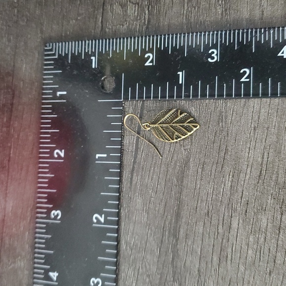 Bohemian Leaf Earrings E1018 - Picture 2 of 2